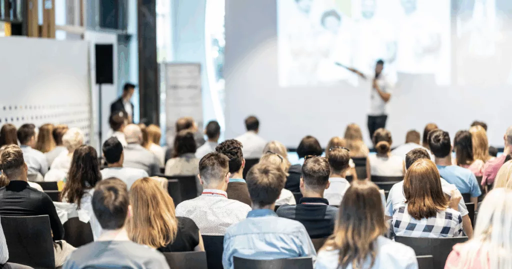 Evento corporativo vs. empresarial